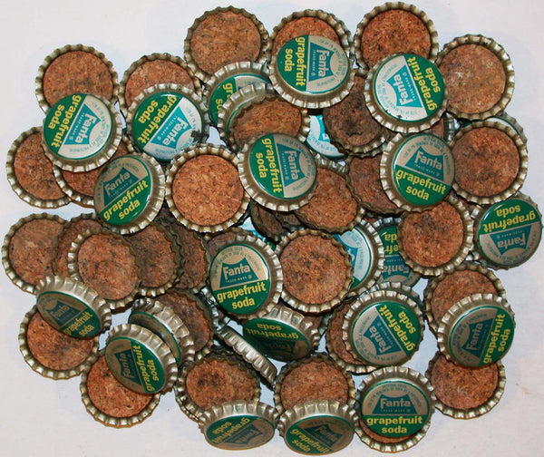 Soda pop bottle caps Lot of 100 FANTA GRAPEFRUIT by COCA COLA cork new old stock